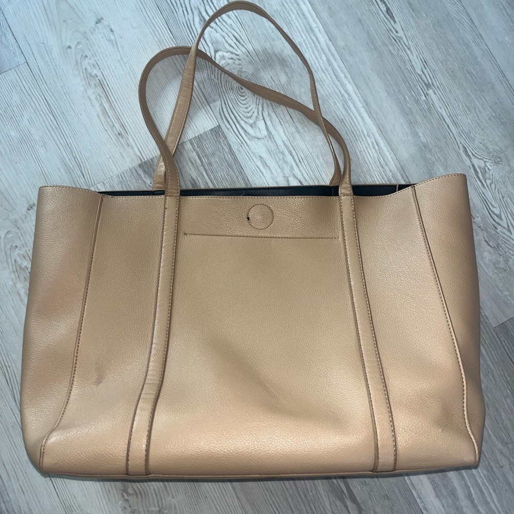 Elegant Tan Leather Tote Bag